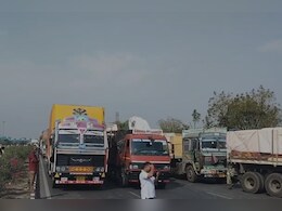 National Highway: चालान काटे से नाराज वाहन चालकों ने नेशनल हाईवे कर दिया जाम, आरटीओ अधिकारियों को घेरकर की नारेबाजी