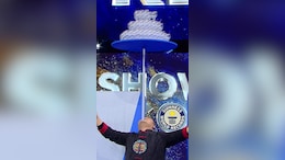 Watch: Man Balances 150 Wine Glasses On His Chin, Makes World Record
