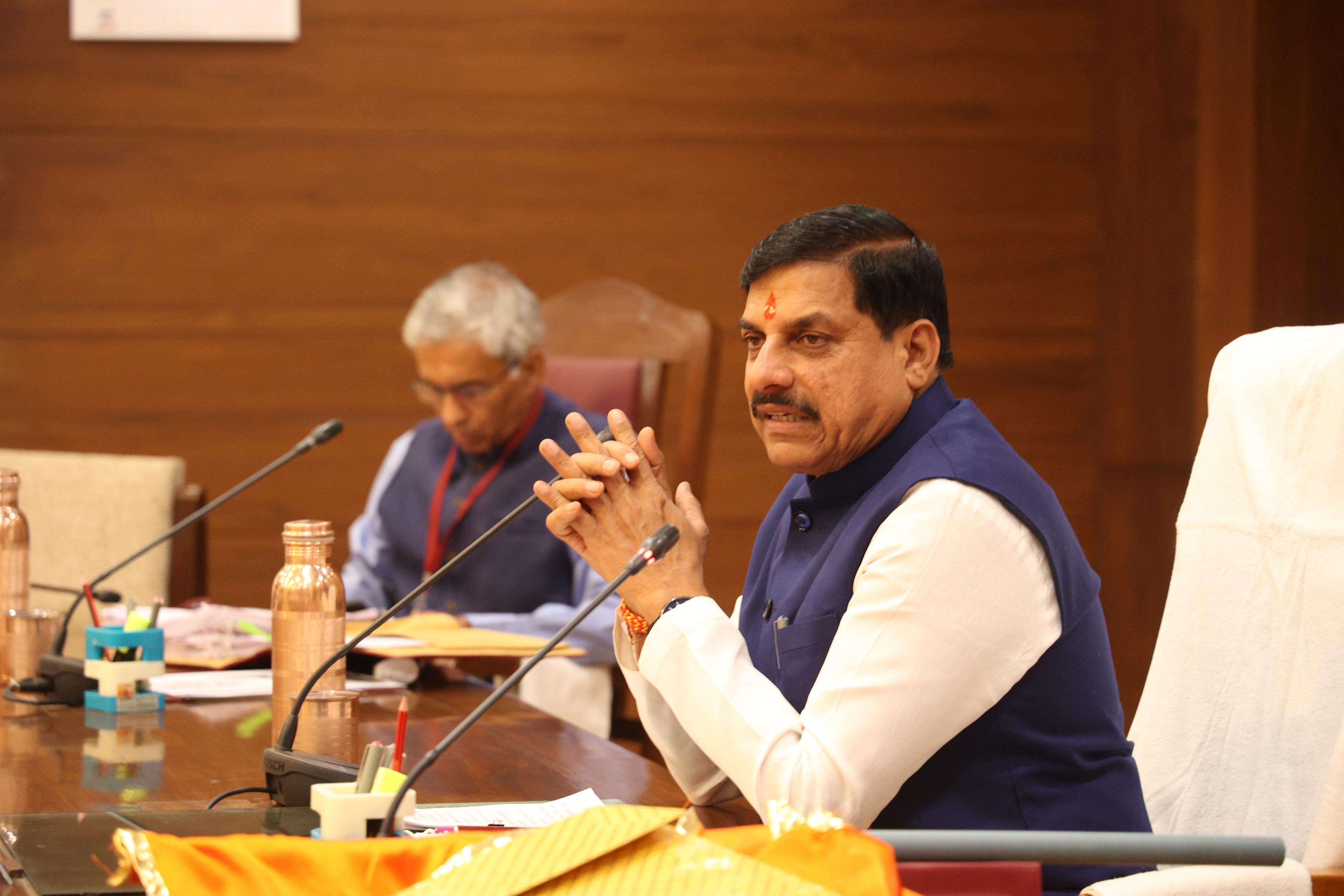 MP में बड़ा फेरबदल! कई मंत्रियों को नई जिम्मेदारी, तो कुछ के प्रभार में हुआ बदलाव, जानिए किसे क्या मिला?