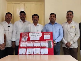 Solapur News : विमानाने यायचा, चोरी करुन निघून जायचा; कोट्यधीश चोरट्याला सोलापुरात बेड्या Solapur News : विमानाने यायचा, चोरी करुन निघून जायचा; कोट्यधीश चोरट्याला सोलापुरात बेड्या