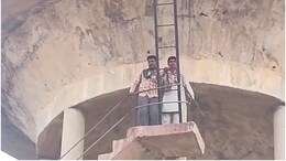 श्रीगंगानगर: 12 घंटे बाद पंचायत परिसीमन की मांग पर बनी सहमति, पानी की टंकी से नीचे उतरे दोनों युवक
