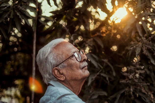 विनोद कुमार शुक्ल हिंदी साहित्य जगत के एक प्रतिष्ठित कवि और लेखक हैं विनोद कुमार शुक्ल हिंदी साहित्य जगत के एक प्रतिष्ठित कवि और लेखक हैं