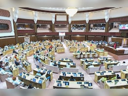 Rajasthan Politics: राजस्थान विधानसभा में अवैध बजरी खनन को लेकर हंगामा, कांग्रेस ने किया वॉकआउट Rajasthan Politics: राजस्थान विधानसभा में अवैध बजरी खनन को लेकर हंगामा, कांग्रेस ने किया वॉकआउट