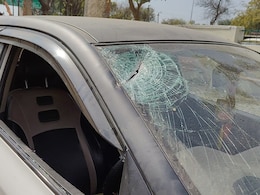 Rajasthan: कार का पीछा कर आगे लगा दी बाइक, तोड़फोड़ कर लूटे 4 लाख रुपये