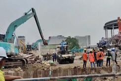Four Chinese Men Detained While Attempting To 'Remove' Documents From Bangkok Collapse Site Four Chinese Men Detained While Attempting To 'Remove' Documents From Bangkok Collapse Site