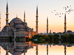 10 Of The World's Most Magnificent Mosques That Will Leave You In Awe
