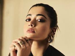Rashmika Mandanna Exudes Elegance In Subtle Glam Makeup Topped With Sleek Bun Rashmika Mandanna Exudes Elegance In Subtle Glam Makeup Topped With Sleek Bun