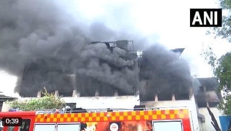 पुणे के गोदाम में लगी आग को बुझाया गया, नवी मुंबई में भी भीषण आग को बुझाने की मशक्कत जारी