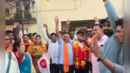 Janpad Panchayat Chunav: वोट दिलवाने के लिए प्रसूता को अस्पताल से उठाकर ले आए कांग्रेसी, फिर भी हुई हार, जानें किस सीट पर कौन जीता