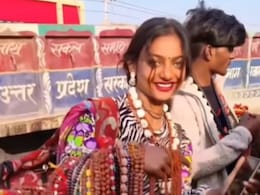 महाकुंभ की मोनालिसा पर पॉपुलैरिटी पड़ी भारी, मेले में पहुंची तो हुआ कुछ ऐसा कि छिपाना पड़ा चेहरा, लोग बोले- अकेला छोड़ दो उसे महाकुंभ की मोनालिसा पर पॉपुलैरिटी पड़ी भारी, मेले में पहुंची तो हुआ कुछ ऐसा कि छिपाना पड़ा चेहरा, लोग बोले- अकेला छोड़ दो उसे