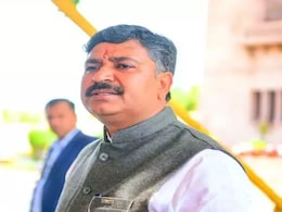 Rajasthan: "कार्रवाई के नाम पर पुलिस ने लूट मचा रखी है", अलवर में पुलिस छापे के दौरान बच्ची की मौत पर टीकाराम जूली का बड़ा आरोप Rajasthan: "कार्रवाई के नाम पर पुलिस ने लूट मचा रखी है", अलवर में पुलिस छापे के दौरान बच्ची की मौत पर टीकाराम जूली का बड़ा आरोप