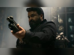 64 साल के हीरो का ऐसा क्रेज, कॉलेज ने बच्चों को दी छु्ट्टी और सबह 7 बजे रखा स्पेशल शो 64 साल के हीरो का ऐसा क्रेज, कॉलेज ने बच्चों को दी छु्ट्टी और सबह 7 बजे रखा स्पेशल शो