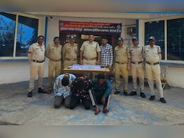 पूर्व गृह मंत्री के घर से चोरी के मामले में पुलिस को मिली बड़ी कामयाबी, तीन आरोपियों को किया गिरफ्तार पूर्व गृह मंत्री के घर से चोरी के मामले में पुलिस को मिली बड़ी कामयाबी, तीन आरोपियों को किया गिरफ्तार