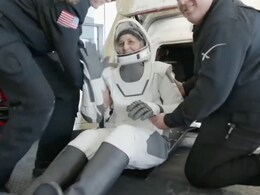 Sunita Williams: सुनीता विलियम्स सुरक्षित लौटीं, 9 महीने बाद धरती पर पहला क़दम - देखिए पहली तस्वीर और VIDEO