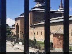 Eid Prayers At Srinagar's Jama Masjid Denied For 8th Year In A Row