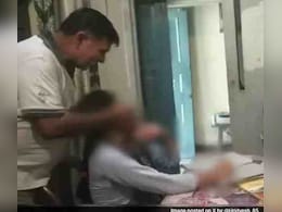 उत्तर प्रदेश में महिला छात्राओं का यौन शोषण करने के आरोप में प्रोफेसर निलंबित, केस दर्ज उत्तर प्रदेश में महिला छात्राओं का यौन शोषण करने के आरोप में प्रोफेसर निलंबित, केस दर्ज