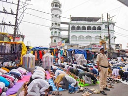सड़क पर 'अलविदा' की नमाज को अलविदा! टॉप 5 प्वॉइंट में जानिए दिल्ली से संभल तक का पूरा अपेडट सड़क पर 'अलविदा' की नमाज को अलविदा! टॉप 5 प्वॉइंट में जानिए दिल्ली से संभल तक का पूरा अपेडट