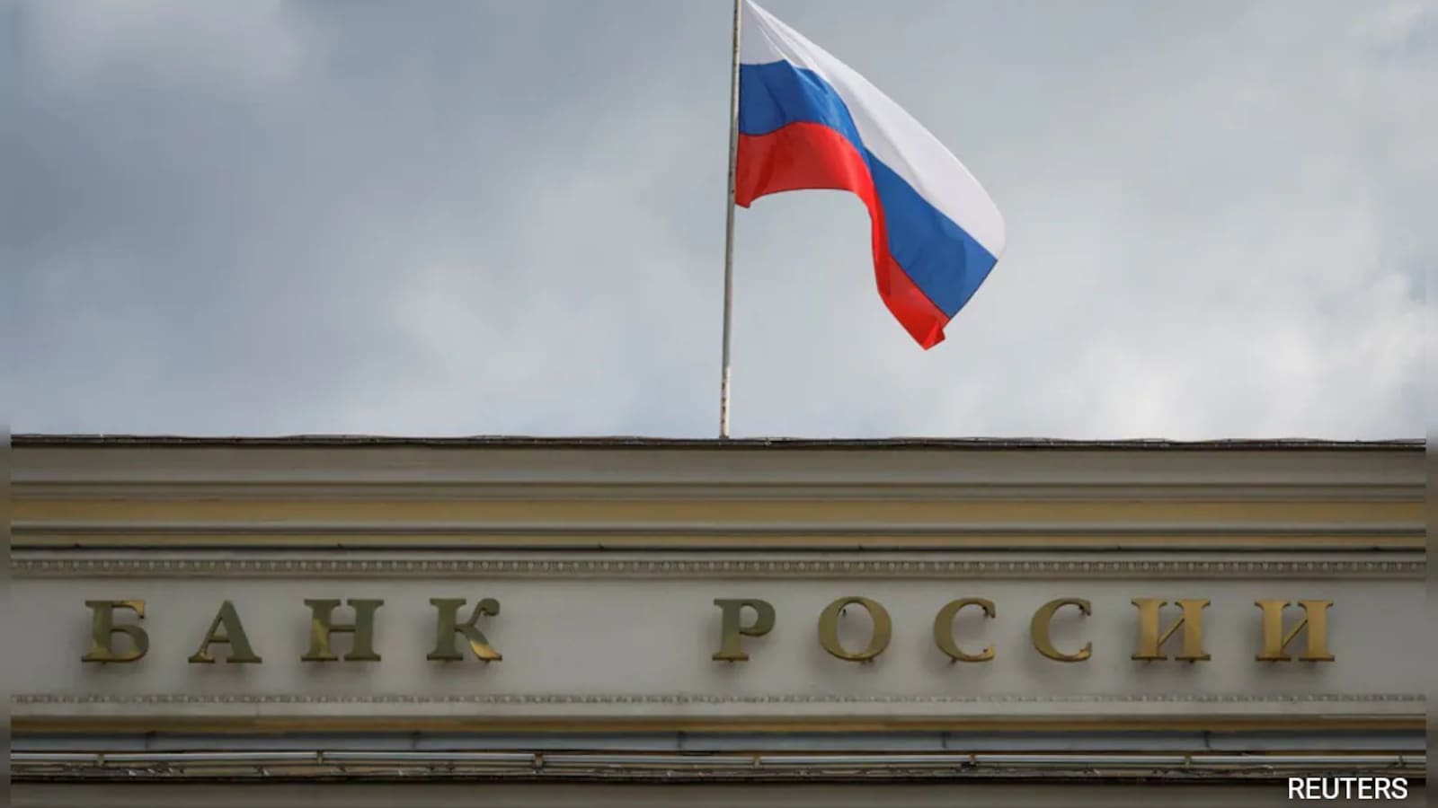 As War Grinds, Russia Bans Its Last Anti-War Party From Elections
