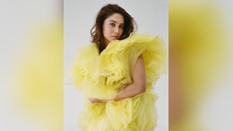 Sharvari's Fresh Minimal Summer Glam Is Served Right With Glossy Lips And Wavy Tresses