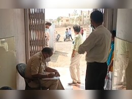 महिला कर्मचारी का मिला शव, चोरी छिपे अंतिम संस्कार करने की तैयारी कर रहे थे परिजन, पुलिस पहुंची तो उड़ गए होश 