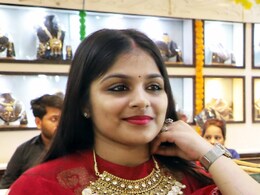 Rajasthan: सोना हुआ महंगा तो जयपुर के जौहरी हुए परेशान, ये है वजह Rajasthan: सोना हुआ महंगा तो जयपुर के जौहरी हुए परेशान, ये है वजह