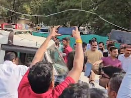Lawyers Block Madhya Pradesh High Court Square, Clash With Police Lawyers Block Madhya Pradesh High Court Square, Clash With Police