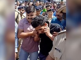 VIDEO: वडोदरा एक्सीडेंट में महिला की मौत, पति की हालत नाजुक, जानिए आरोपी के दावे और खुलासे VIDEO: वडोदरा एक्सीडेंट में महिला की मौत, पति की हालत नाजुक, जानिए आरोपी के दावे और खुलासे