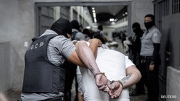 US Supreme Court Pauses Deportation Of Venezuelan Migrants Under Aliens Law