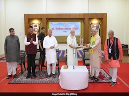 PM Modi Visits RSS Headquarters For First Time Since Becoming Prime Minister PM Modi Visits RSS Headquarters For First Time Since Becoming Prime Minister