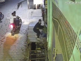 Man Waiting To Have Ramzan <i>'Sehri'</i> Gunned Down By 4 On Bikes In Aligarh Man Waiting To Have Ramzan <i>'Sehri'</i> Gunned Down By 4 On Bikes In Aligarh