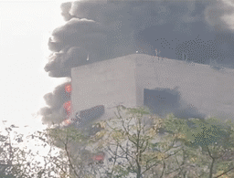 Rajasthan Fire: हिंदुस्तान जिंक के प्लांट में लगी आग, 2 KM दूर से दिखाई दे रहीं आग की लपटें Rajasthan Fire: हिंदुस्तान जिंक के प्लांट में लगी आग, 2 KM दूर से दिखाई दे रहीं आग की लपटें