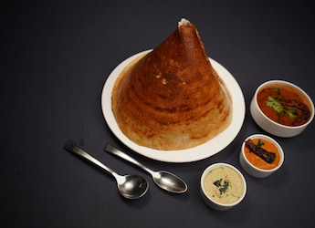 Vlogger's Take On Chef Andy Hearnden's Dosa Recipe Is Fun And Foodelicious Vlogger's Take On Chef Andy Hearnden's Dosa Recipe Is Fun And Foodelicious