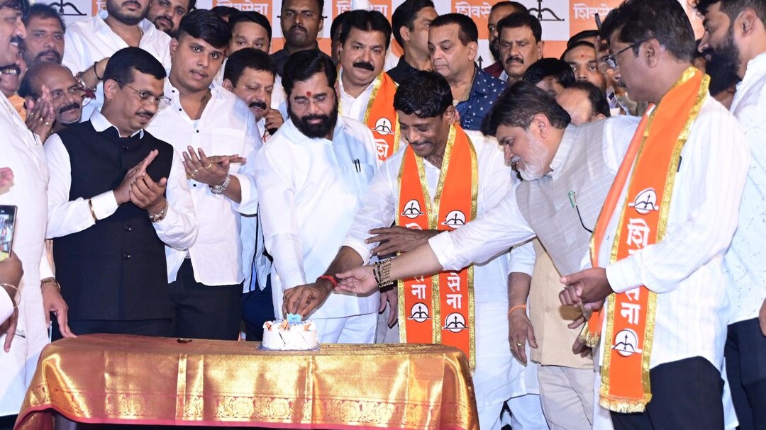 Maharashtra Politics: पुण्यात काँग्रेसला खिंडार! रवींद्र धंगेकर यांचा शिवसेनेत प्रवेश