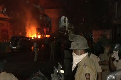 Tension In Nagpur Over Aurangzeb's Tomb Row, Chief Minister Warns 'Rioters' Tension In Nagpur Over Aurangzeb's Tomb Row, Chief Minister Warns 'Rioters'