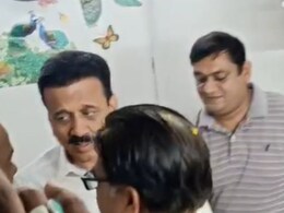 Girish Mahajan News: भाजपचे संकटमोचक रक्तबंबाळ.. गिरीश महाजनांच्या डोक्याला दुखापत, थेट रुग्णालयात, घडलं काय? Girish Mahajan News: भाजपचे संकटमोचक रक्तबंबाळ.. गिरीश महाजनांच्या डोक्याला दुखापत, थेट रुग्णालयात, घडलं काय?