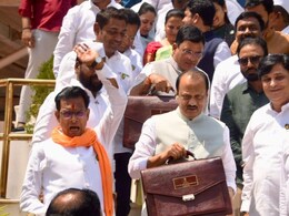 Maharashtra Budget 2025 : 'पुन्हा आलो...पुन्हा आलो...'; अजित पवारांच्या कवितांनी गाजला अर्थसंकल्प Maharashtra Budget 2025 : 'पुन्हा आलो...पुन्हा आलो...'; अजित पवारांच्या कवितांनी गाजला अर्थसंकल्प