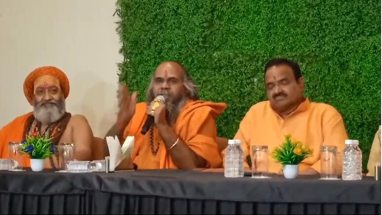 MP Politics: मिर्ची बाबा ने छोड़ा कांग्रेस का साथ, दिग्विजय सिंह को कहा धर्म विरोधी, इसलिए हुए नाराज