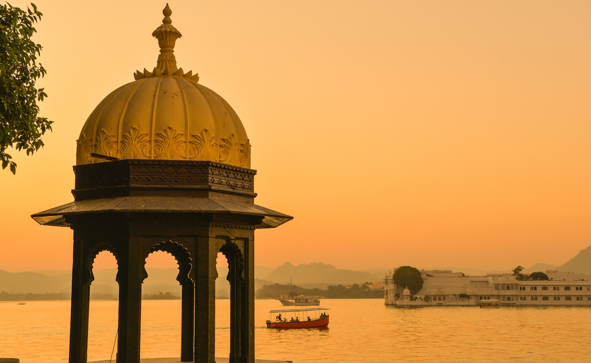 Има нещо за Udaipur по залез което се чувства почти