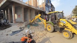 Buldozer Action: करौली में आज कई दुकानों पर चलेगा बुलडोजर, बड़े एक्शन की तैयारी में प्रशासन; शहर में हड़कंप