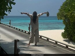 Rhea Kapoor's Out-Of-Office Carousel Comes With Breathtaking Views Of The Maldives Rhea Kapoor's Out-Of-Office Carousel Comes With Breathtaking Views Of The Maldives