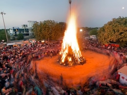 Holika Dahan 2025: Check Timings And Muhurat For Delhi, Mumbai, Kolkata And Other Cities Holika Dahan 2025: Check Timings And Muhurat For Delhi, Mumbai, Kolkata And Other Cities