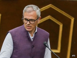 Centre-J&K Government Bonhomie Over? Tension Over Officers' Transfer Centre-J&K Government Bonhomie Over? Tension Over Officers' Transfer