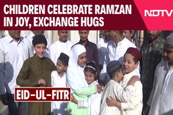 Children Celebrate Ramzan In Joy, Exchange Hugs At Delhi's Fatehpuri Masjid Children Celebrate Ramzan In Joy, Exchange Hugs At Delhi's Fatehpuri Masjid