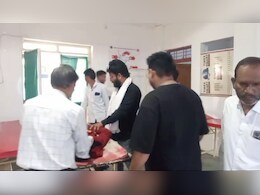 Blast : युवक की जेब में रखा मोबाइल हुआ ब्लास्ट, प्राइवेट पार्ट में आई गंभीर चोटें, उपचार जारी Blast : युवक की जेब में रखा मोबाइल हुआ ब्लास्ट, प्राइवेट पार्ट में आई गंभीर चोटें, उपचार जारी