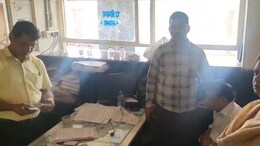 Harda में रिश्वतखोरी: 20000 रुपये की रिश्वत ले रहे थे RTO के सज्जन बाबू, EOW ने रंगे हाथों पकड़ा