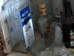 Pune News: अभ्यास सोडून मुलींच्या होस्टेलमध्ये चाललंय काय? पुणे विद्यापीठातील हादरवणारा प्रकार Pune News: अभ्यास सोडून मुलींच्या होस्टेलमध्ये चाललंय काय? पुणे विद्यापीठातील हादरवणारा प्रकार