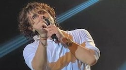 Sonu Nigam Stops Concert Midway After Stones, Bottles Thrown At Him During College Fest