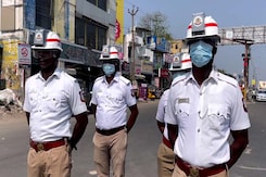 Chennai Traffic Cops Get Air-Conditioned Helmets To Beat The Heat Chennai Traffic Cops Get Air-Conditioned Helmets To Beat The Heat