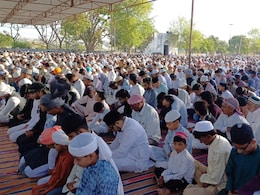 Hindu Family Follows 50-Year-Old Tradition Of Taking Indore Qazi In Carriage For Eid Prayers Hindu Family Follows 50-Year-Old Tradition Of Taking Indore Qazi In Carriage For Eid Prayers