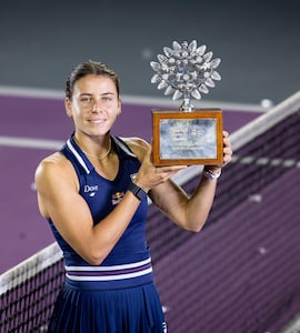 US Tennis Star Emma Navarro Reveals Health Battle, Ends Season